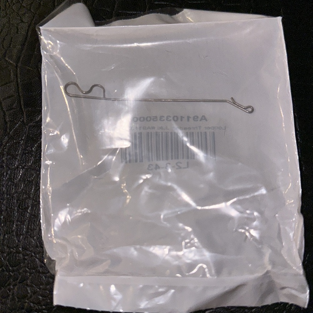 Sewing machine items - Picture 4 of 6